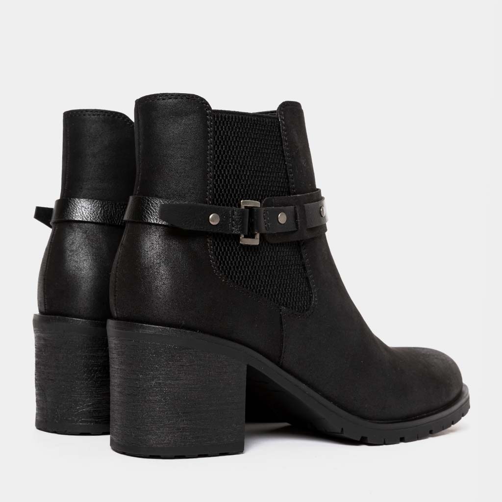 Ripley - BOTINES MUJER FOOTLOOSE NEGRO FCH-WO05 IRMA (36-40)