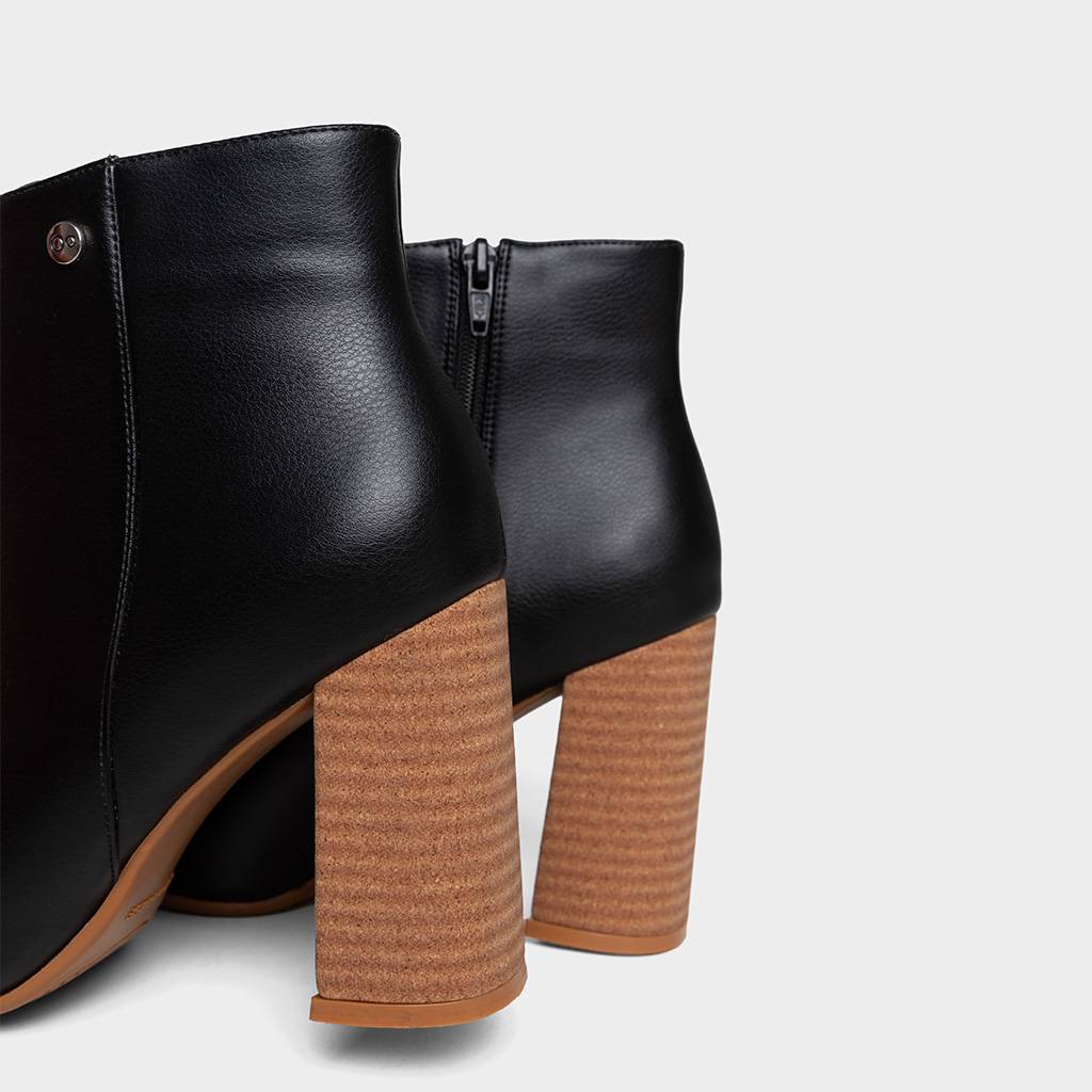 Ripley - BOTINES MUJER FOOTLOOSE NEGRO FS-035 WINNY (35-39)