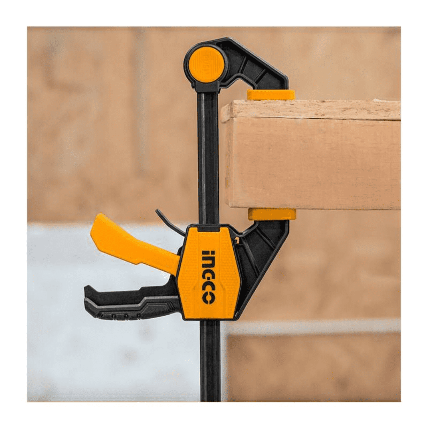 PRENSA RAPIDA AUTO AJUSTABLE 18' SOPORTA 60 KG INGCO HQBC01603 - 2