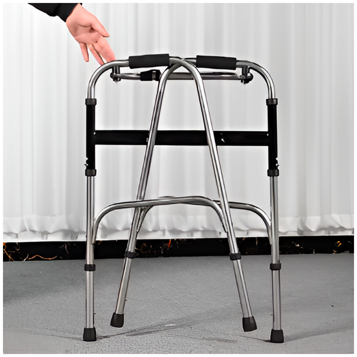 ANDADOR DE AUMINIO PLEGABLE CON PATAS DE APOYO ANTIDESLIZANTE - 3