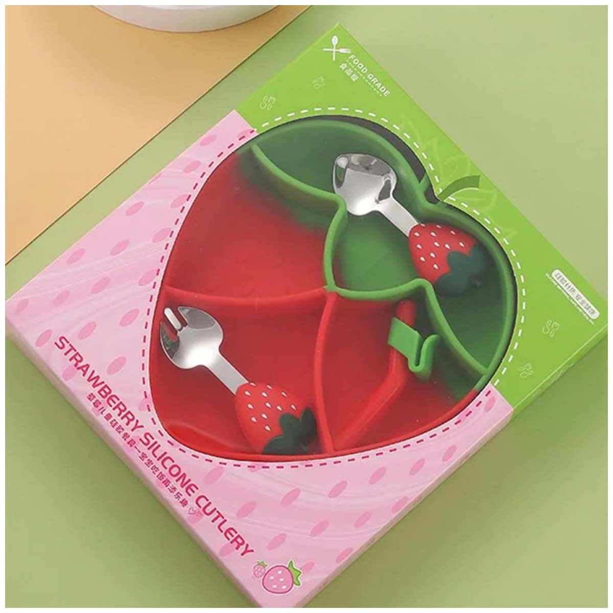 SET PLATO Y CUBIERTOS PARA BEBE ESTILO FRESA - 3