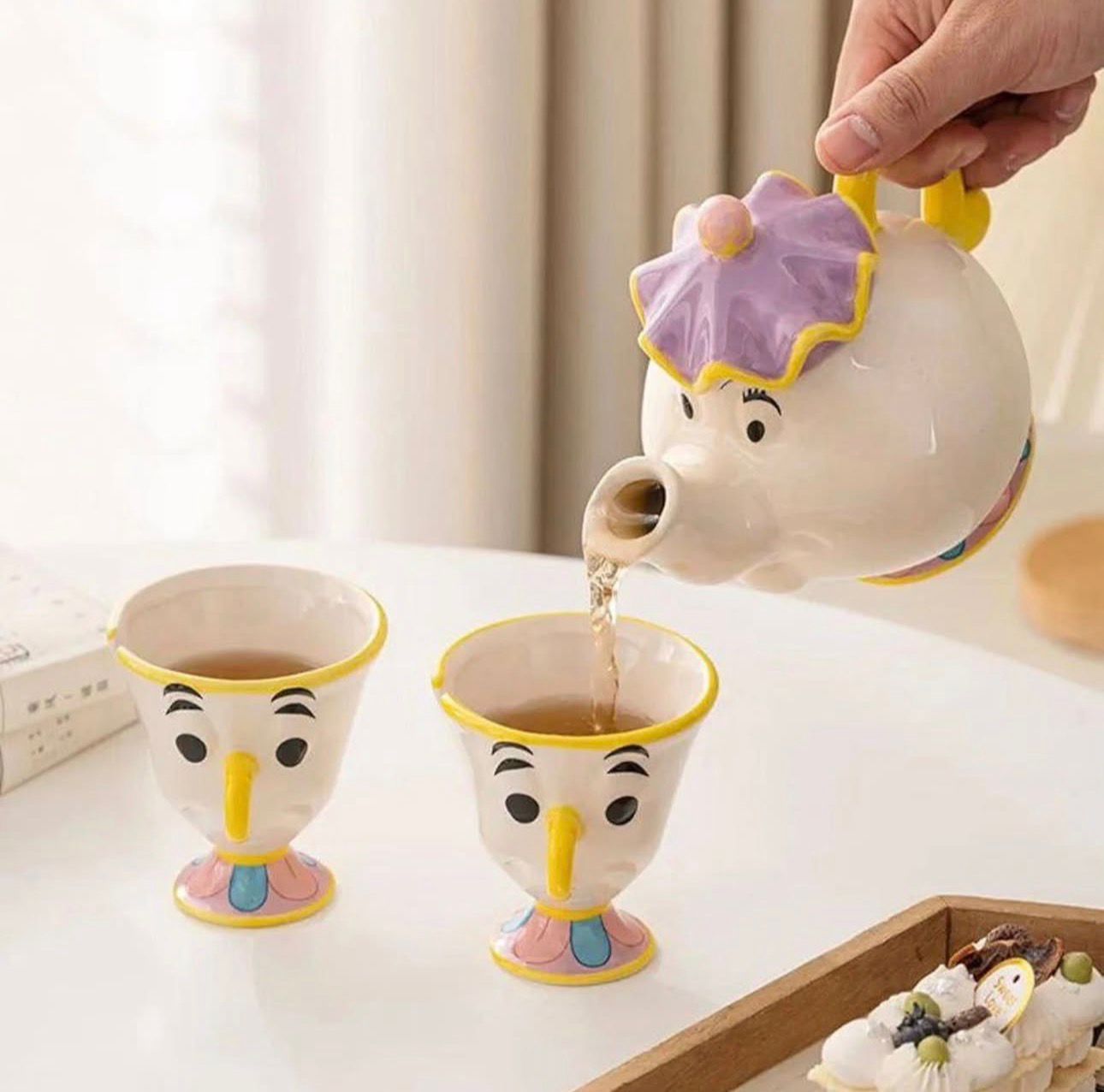 SET TETERA Y TAZAS SEÑORA POTTS Y CHIP LA BELLA Y LA BESTIA - 2