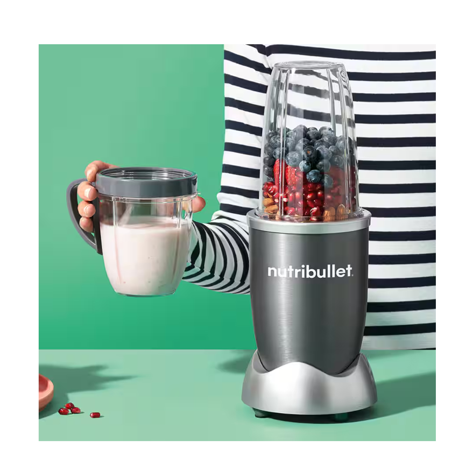 LICUADORA PORTÁTIL NUTRIBULLET 600 PARA SMOOTHIES Y BATIDOS 700ML GRIS - 5