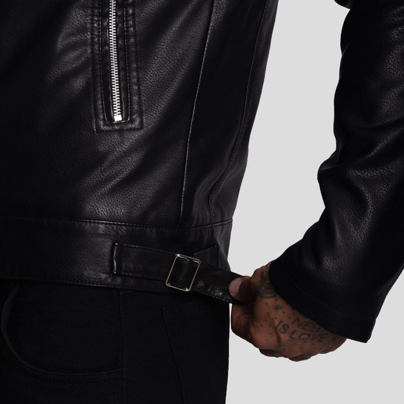 CASACA BIKER EN ECO-CUERO – SOLAPA ASIMÉTRICA ESTILO BIKER - 4