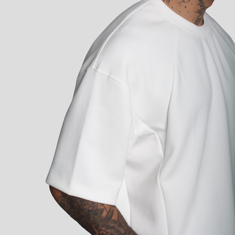 POLO MANGA CORTA CON CORTES ESTRUCTURALES | BOXY FIT | TEJIDO ESPECIAL PESADO Y SOFT | OVERSIZE - 4