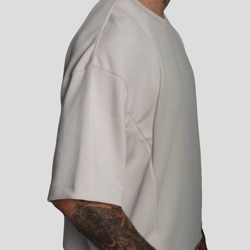 POLO MANGA CORTA CON CORTES ESTRUCTURALES | BOXY FIT | TEJIDO ESPECIAL PESADO Y SOFT | OVERSIZE - 4