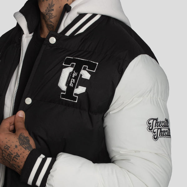 CASACA VARSITY PUFFER BLOCK COLOR CON CAPUCHA-REPELENTE AL AGUA - CORTAVIENTO Y BORDADO EN CONTRASTE - 4