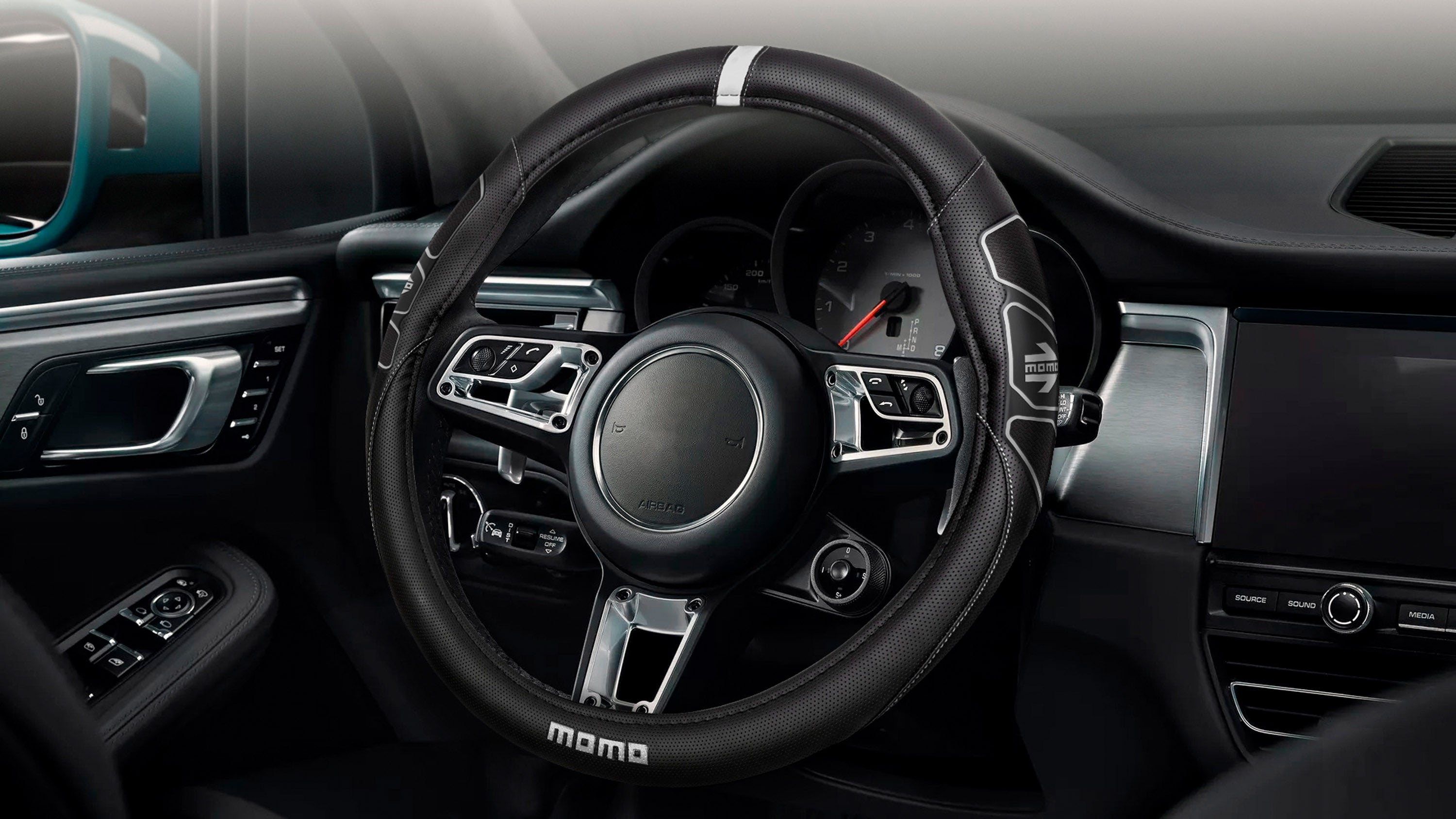 CUBRE VOLANTE NEGRO/BLANCO MOMO - 2