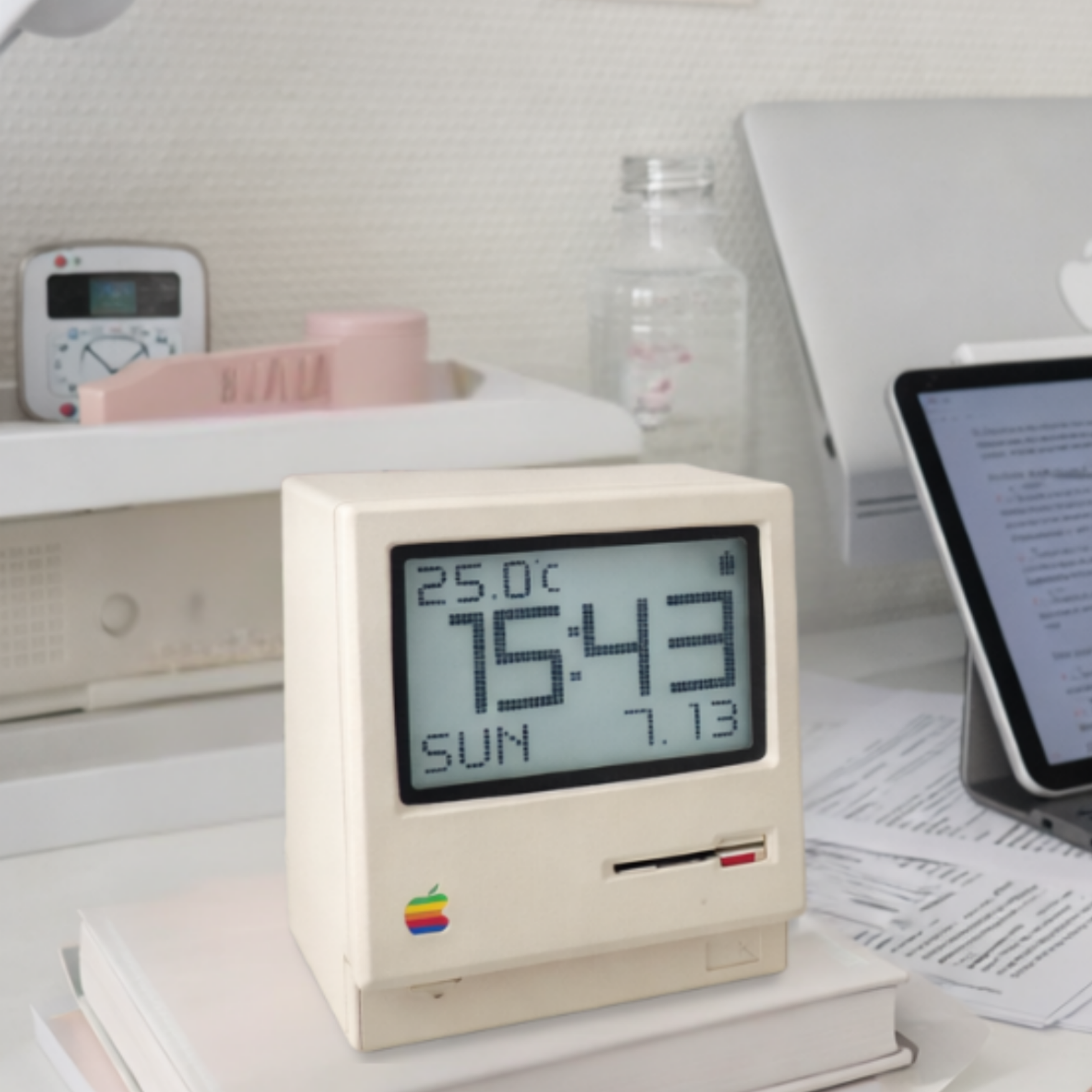 RELOJ DIGITAL DE ESCRITORIO CON ALARMA ESTILO RETRO MINI COMPUTADORA - 1