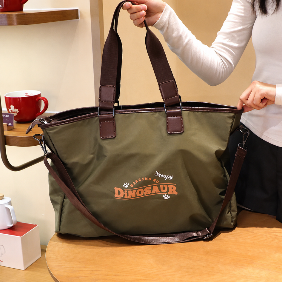 BOLSO DE VIAJE DINOSAUR CON CORREA VERDE MILITAR - 3