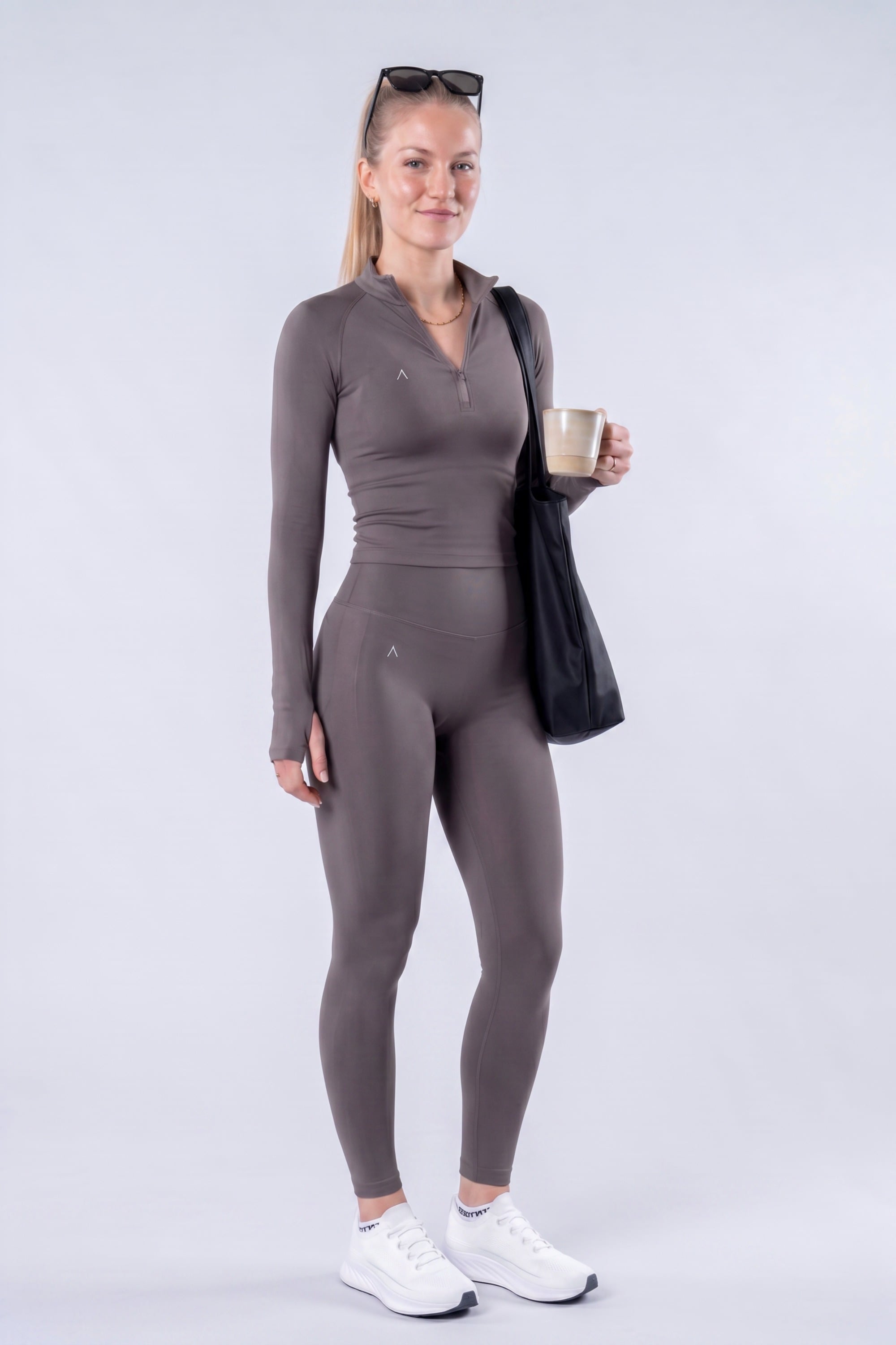 SET DEPORTIVO MUJER INFINITE GRIS OSCURO - 1