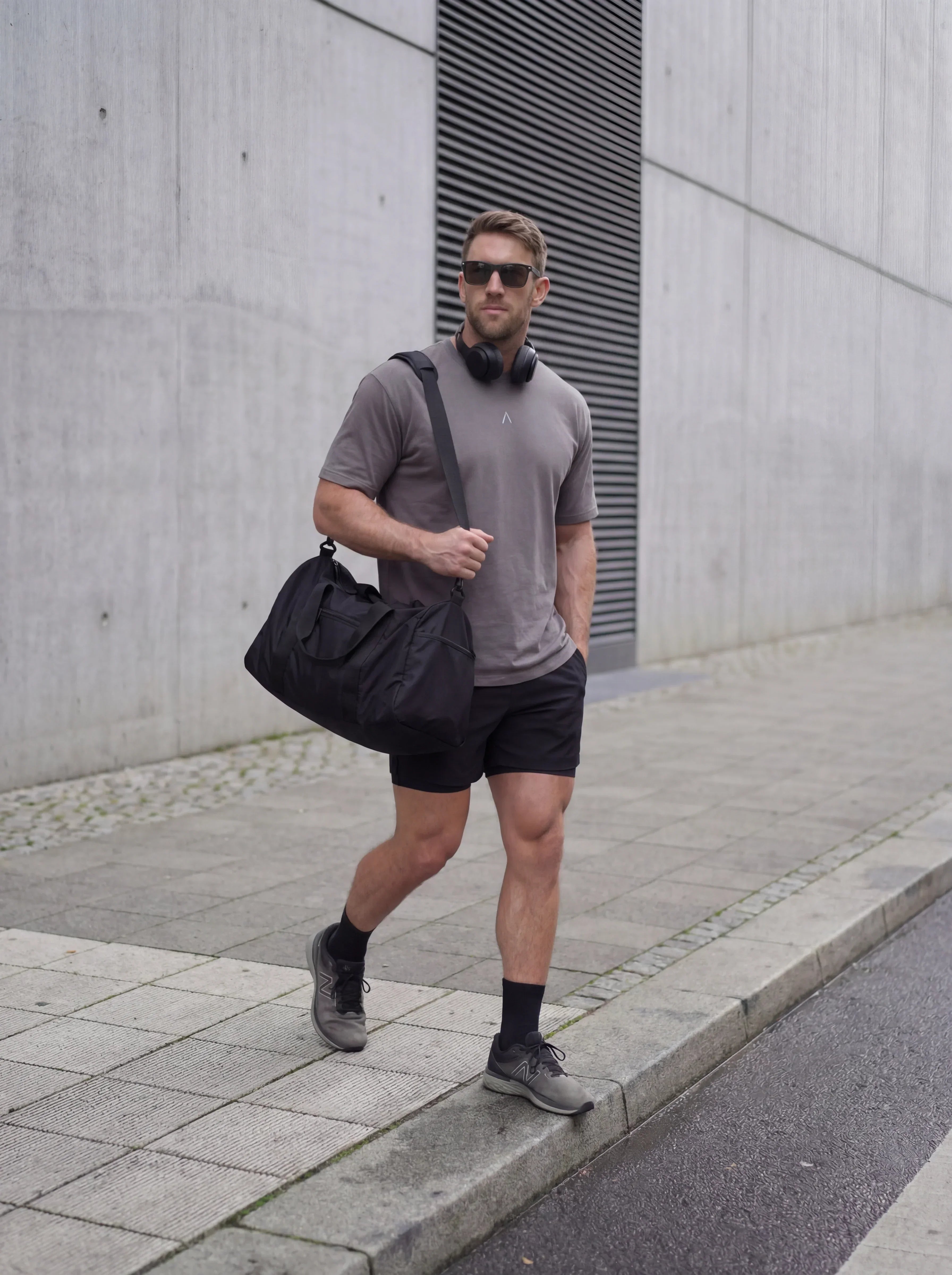 POLO DEPORTIVO HOMBRE OVERSIZE GRIS - 2