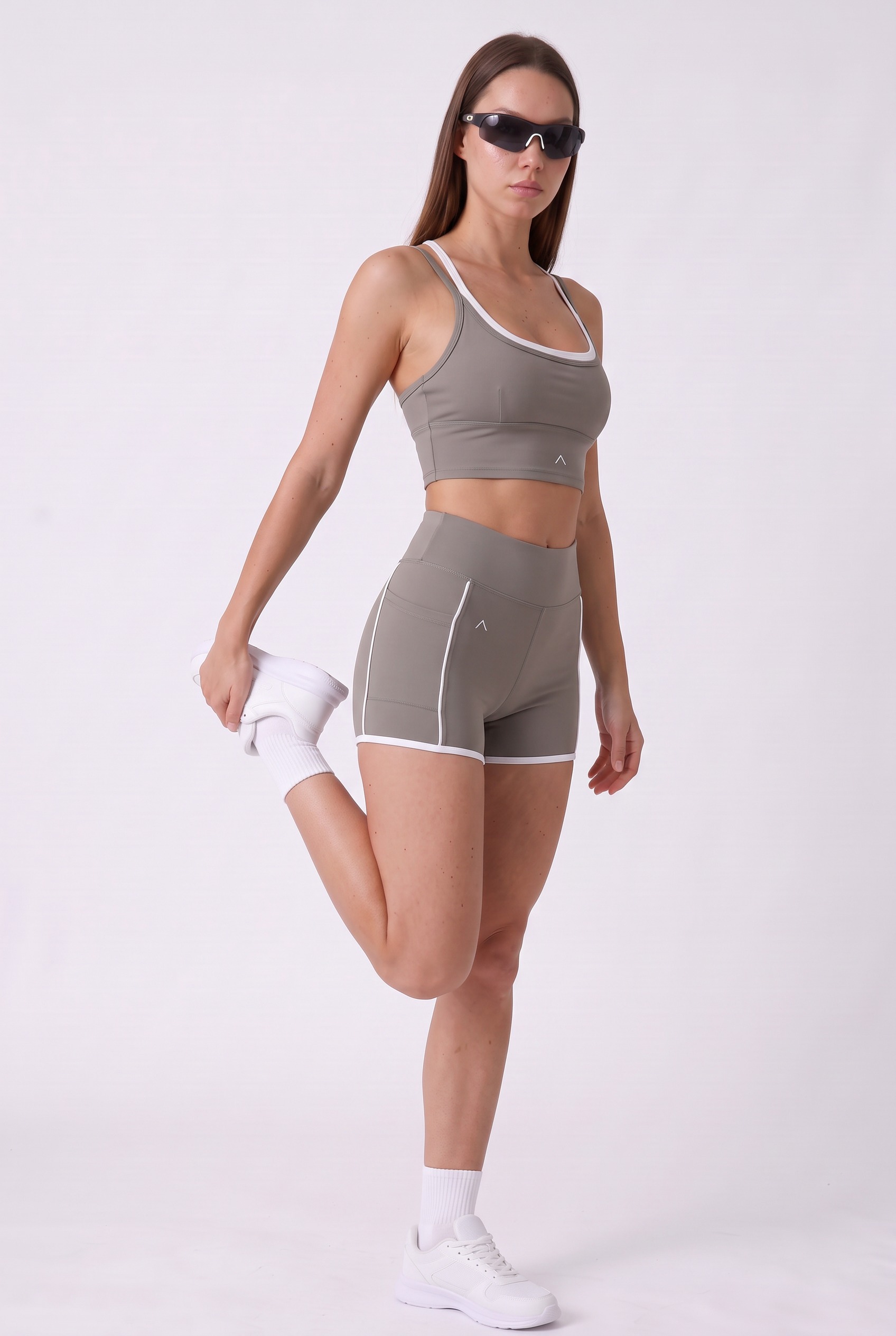 SET DEPORTIVO MUJER REVIVE GRIS - 4
