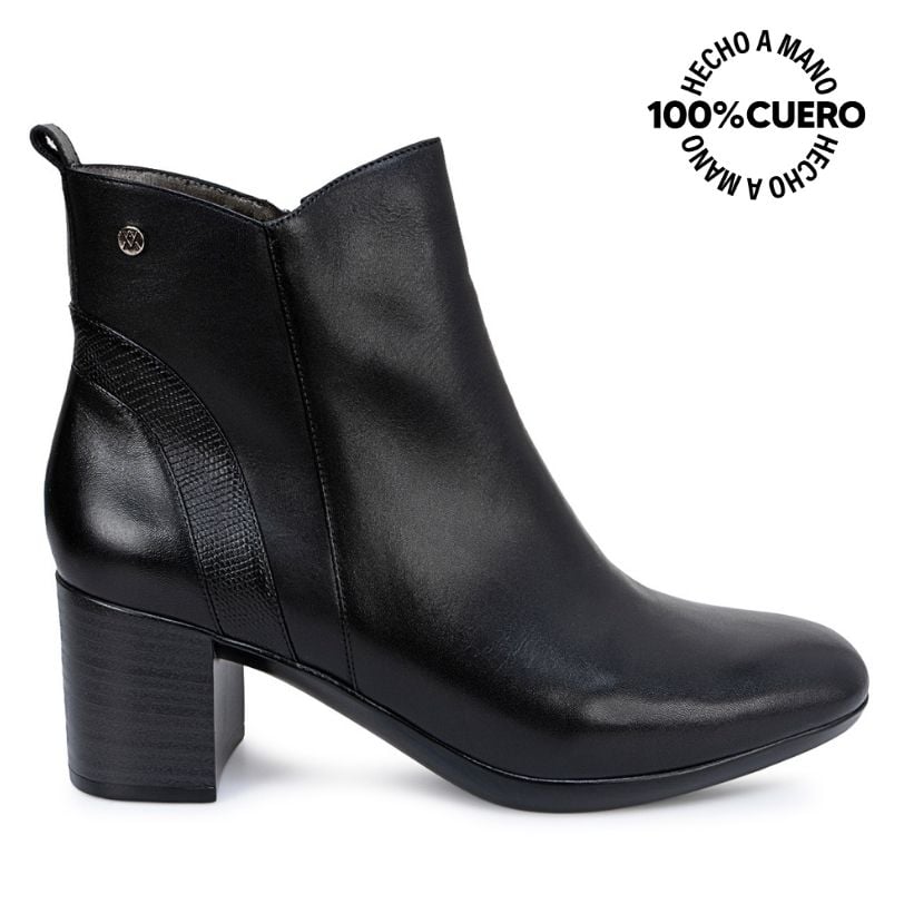 BOTIN BASICO DAYA-2612 NEGRO CUERO VIALE - 1