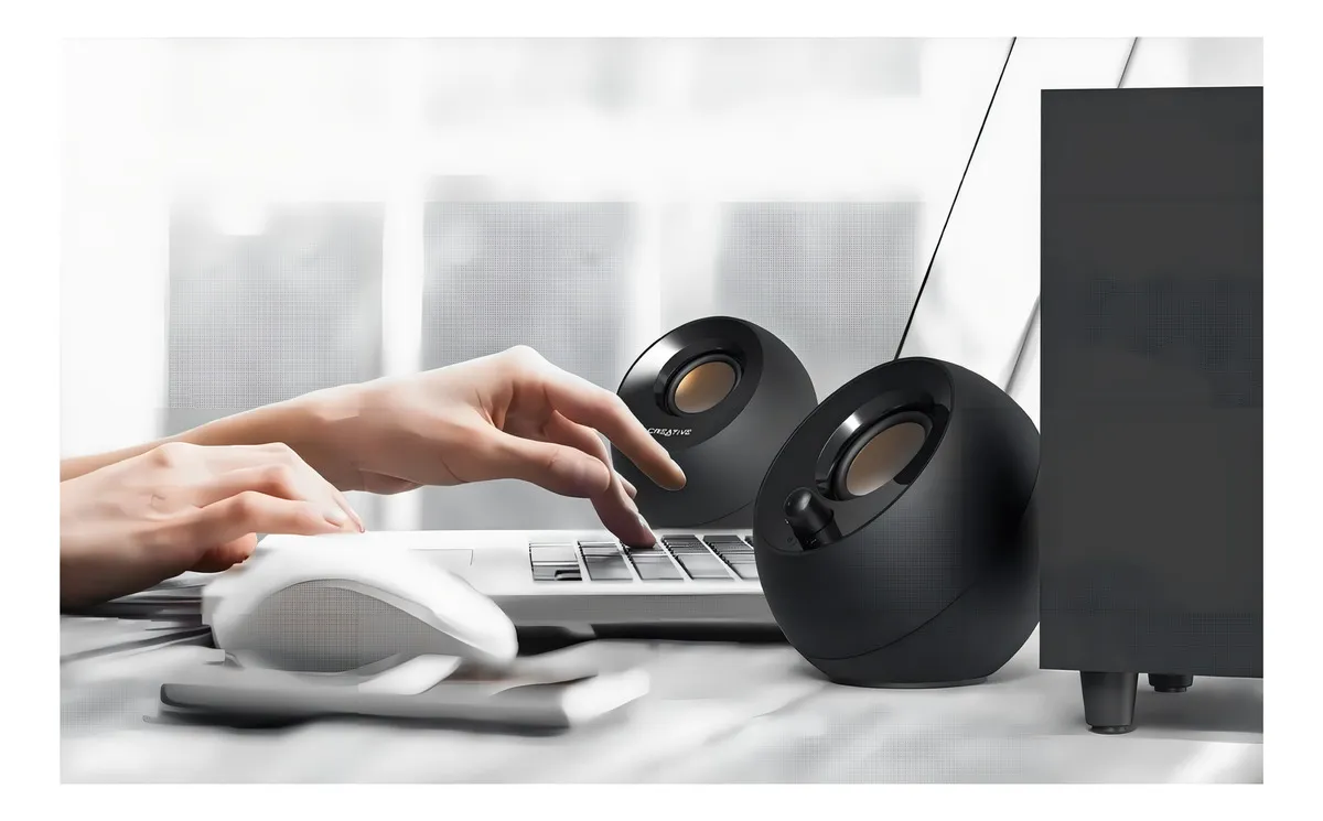 PARLANTE CREATIVE PEBBLE SPEAKER NEGRO 2.0 - 2
