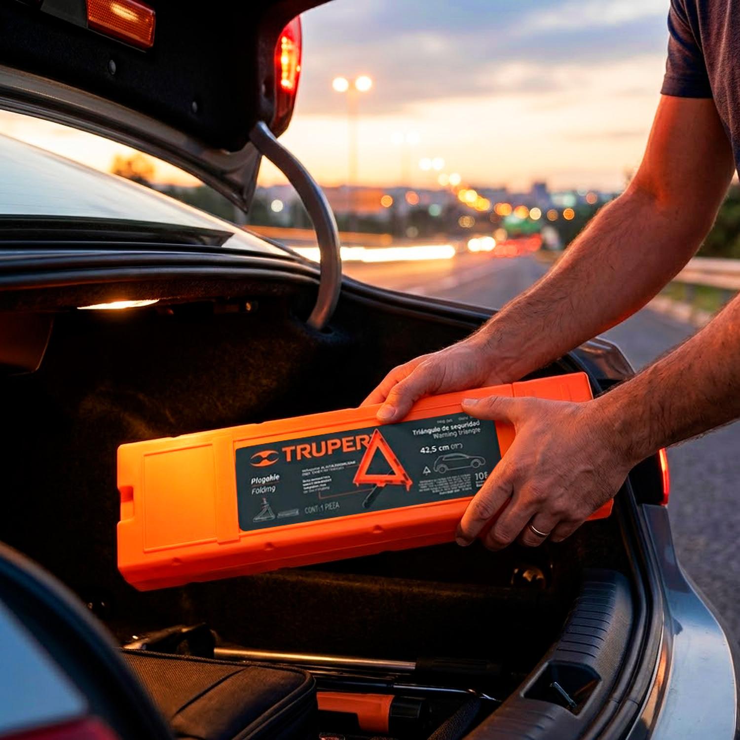TRIÁNGULO DE SEGURIDAD REFLECTANTE TRUPER PLEGABLE CON ESTUCHE DE PLÁSTICO - 6