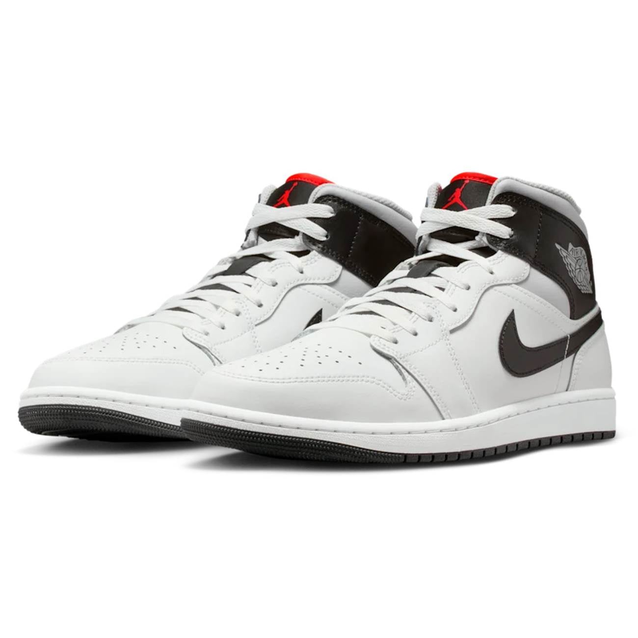 BOTIN NIKE PARA HOMBRE BASKETBALL AIR JORDAN 1 MID - BLANCO DQ8426-109 - 2