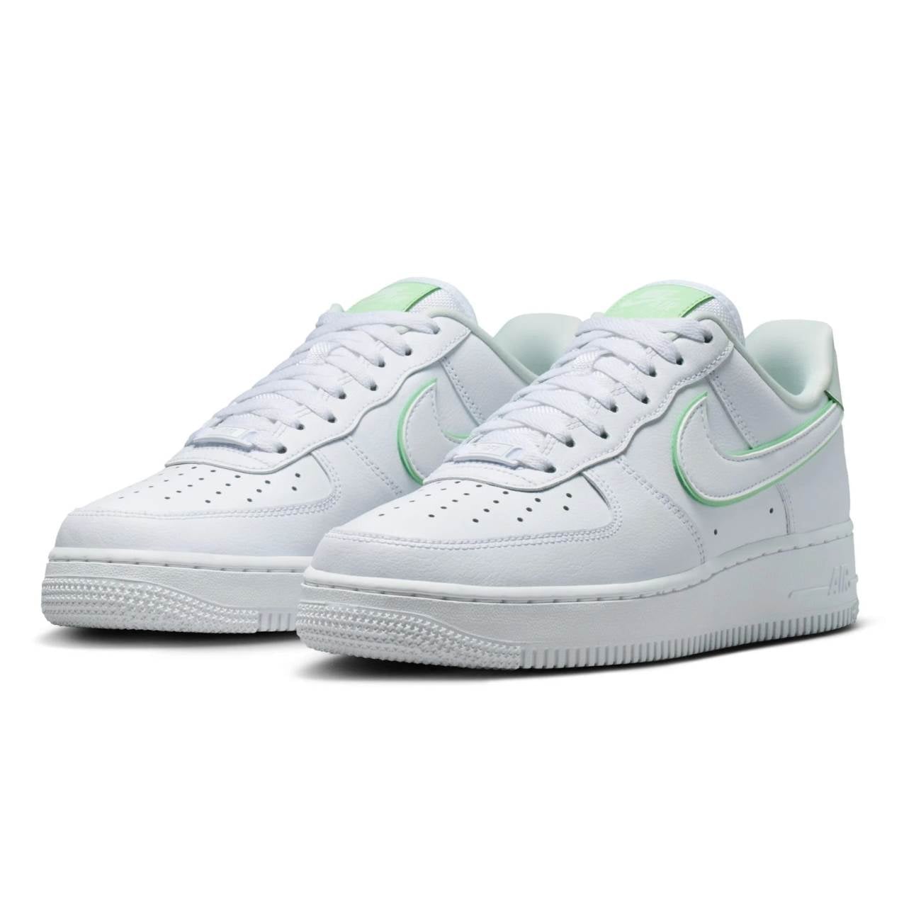 ZAPATILLAS NIKE PARA MUJER URBANAS AIR FORCE 1 '07 - BLANCO IO4226-103 - 2