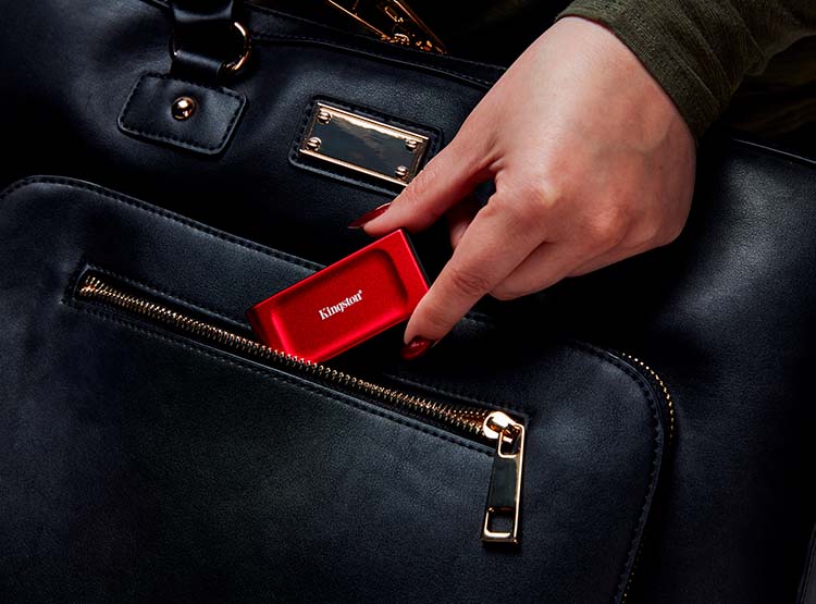 SSD EXTERNO KINGSTON XS1000R 2TB ROJO - 3