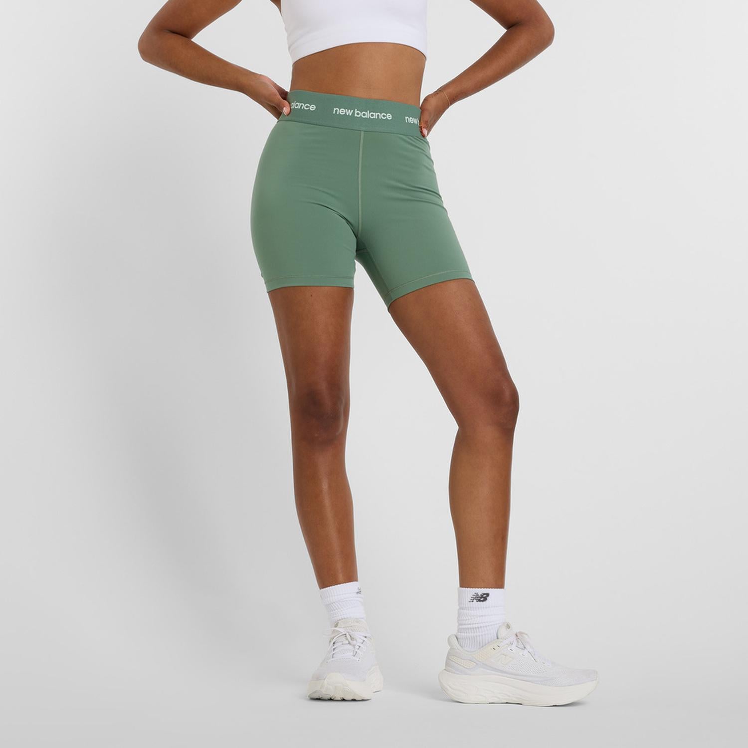SHORT NEW BALANCE NB SLEEK HIGH RISE SPORT SHORT 5 MUJER - 1