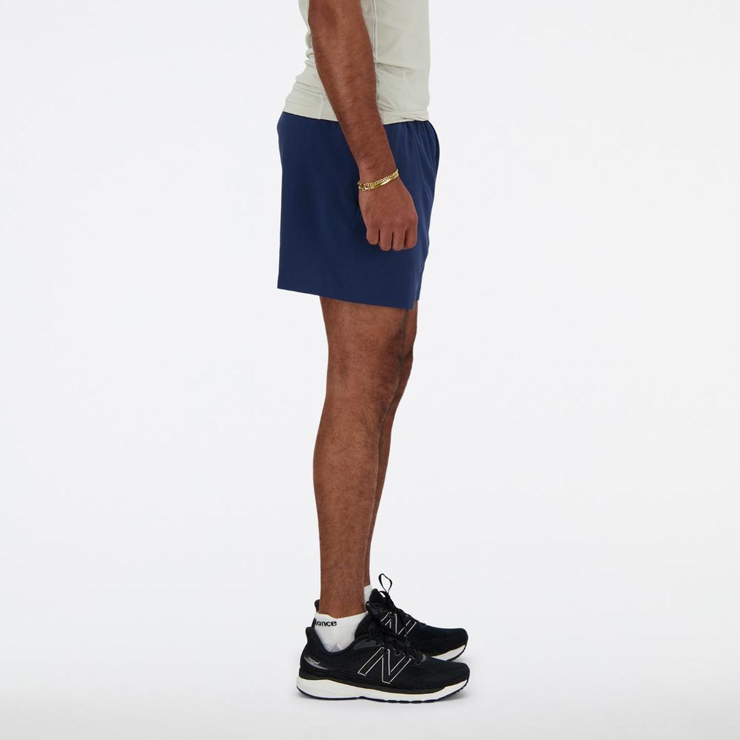 SHORT NEW BALANCE SPORT ESSENTIALS SHORT 5 HOMBRE - 3