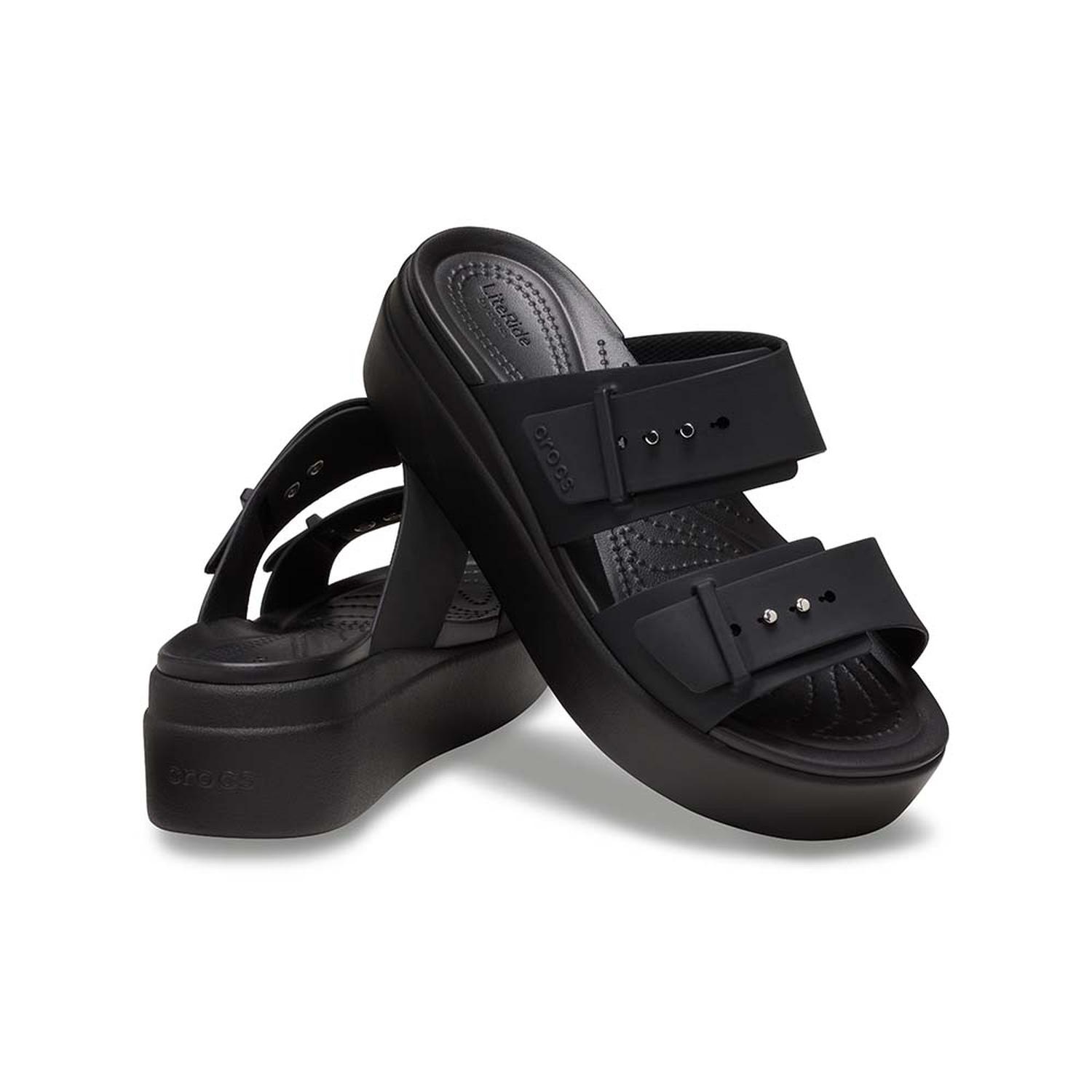 SANDALIAS CROCS BROOKLYN BUCKLE LOW WEDGE W MUJER - 2