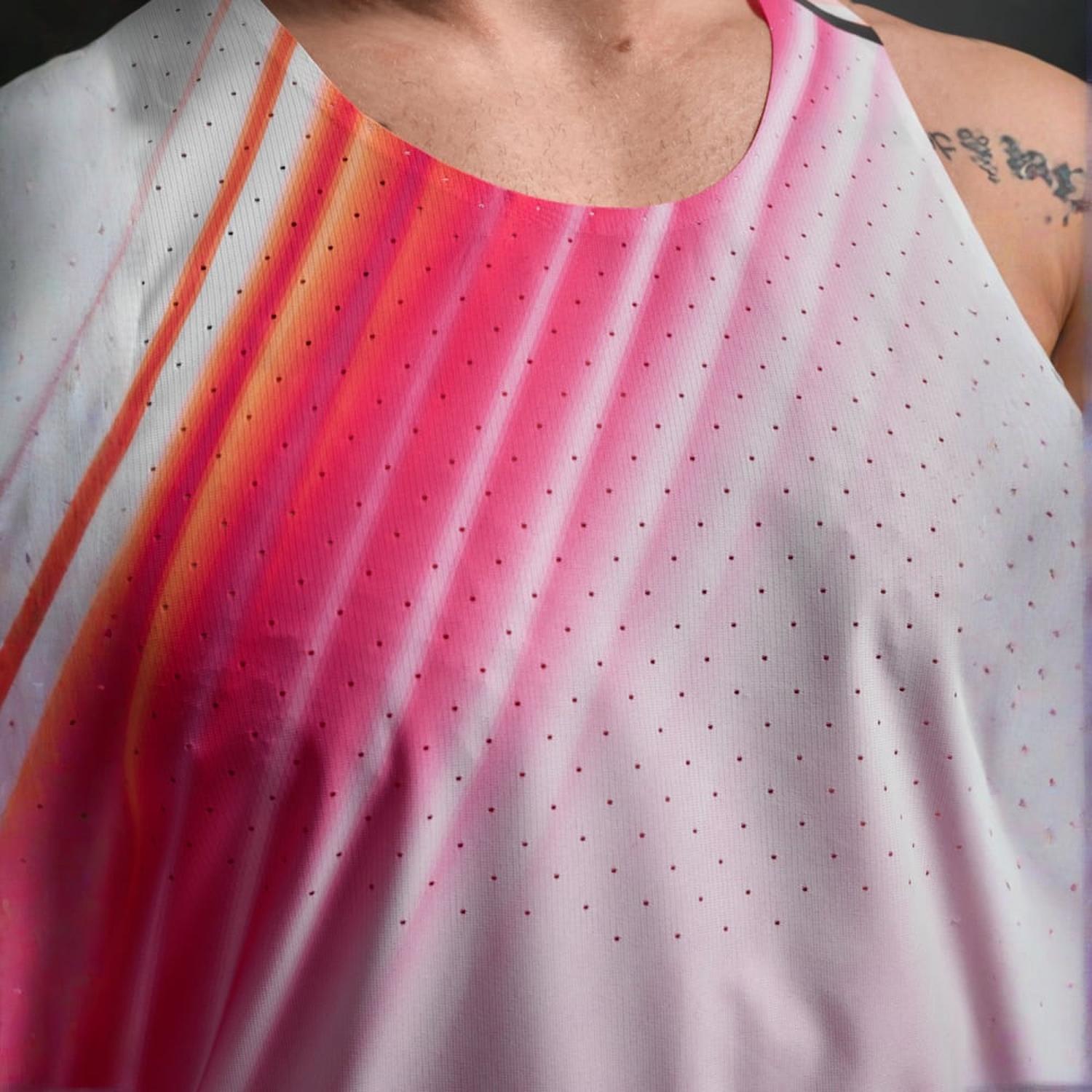 BIVIDI 2XU RUNNING LIGHT SPEED REACT SINGLET HOMBRE - 4