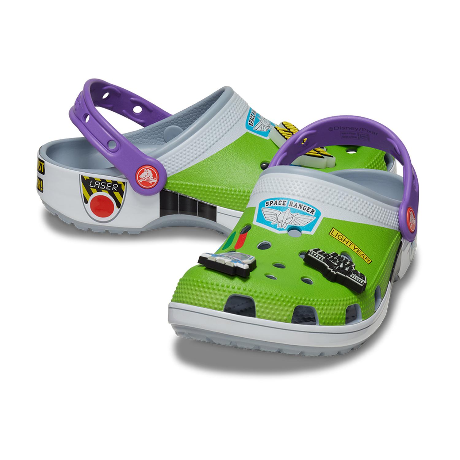 ZUECOS CROCS TOY STORY BUZZ CLASSIC CLOG UNISEX - 2