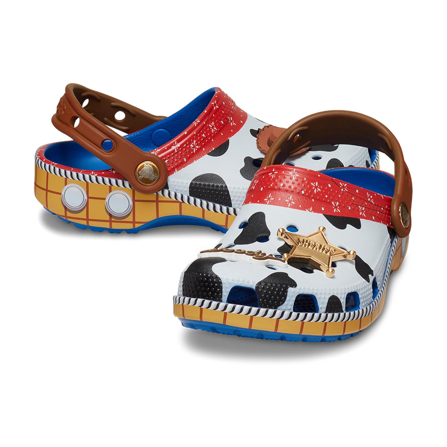 ZUECOS CROCS TOY STORY WOODY CLASSIC CLOG T - NIÑOS - 2