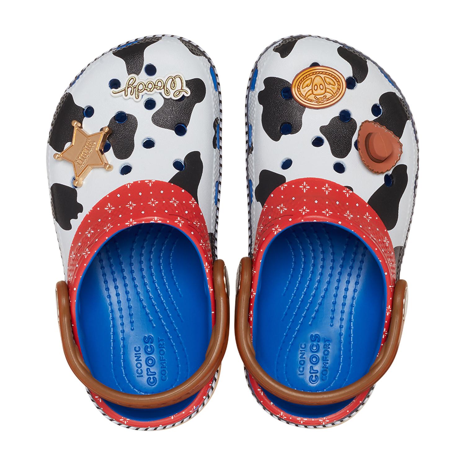 ZUECOS CROCS TOY STORY WOODY CLASSIC CLOG T - NIÑOS - 3