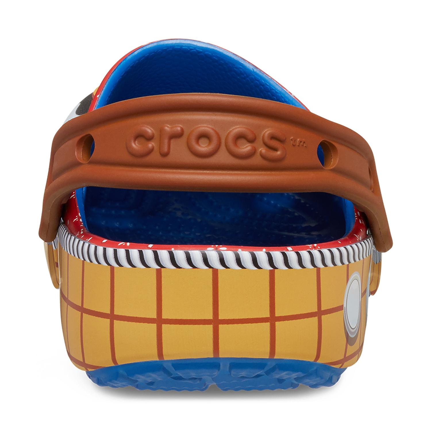 ZUECOS CROCS TOY STORY WOODY CLASSIC CLOG T - NIÑOS - 4