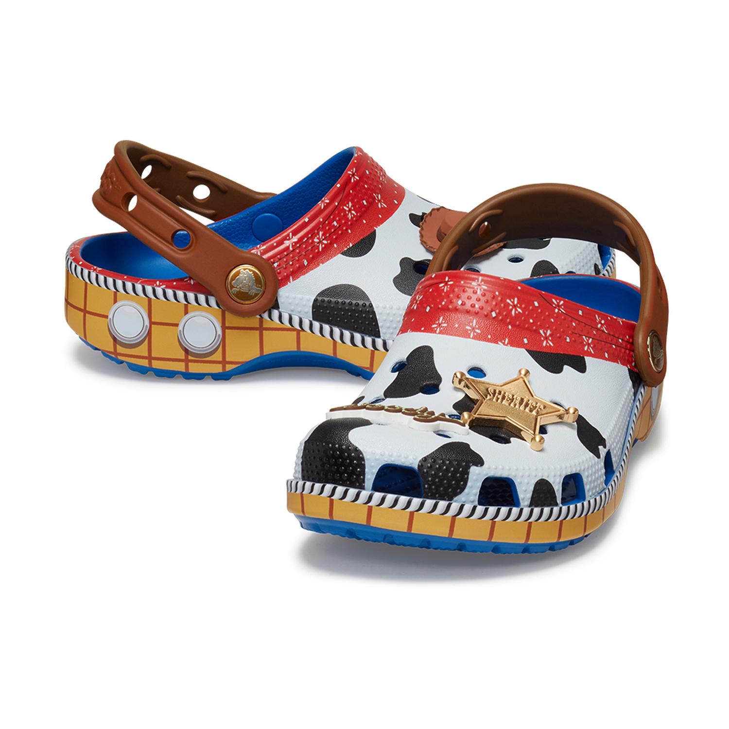 ZUECOS CROCS TOY STORY WOODY CLASSIC CLOG K - NIÑOS - 2