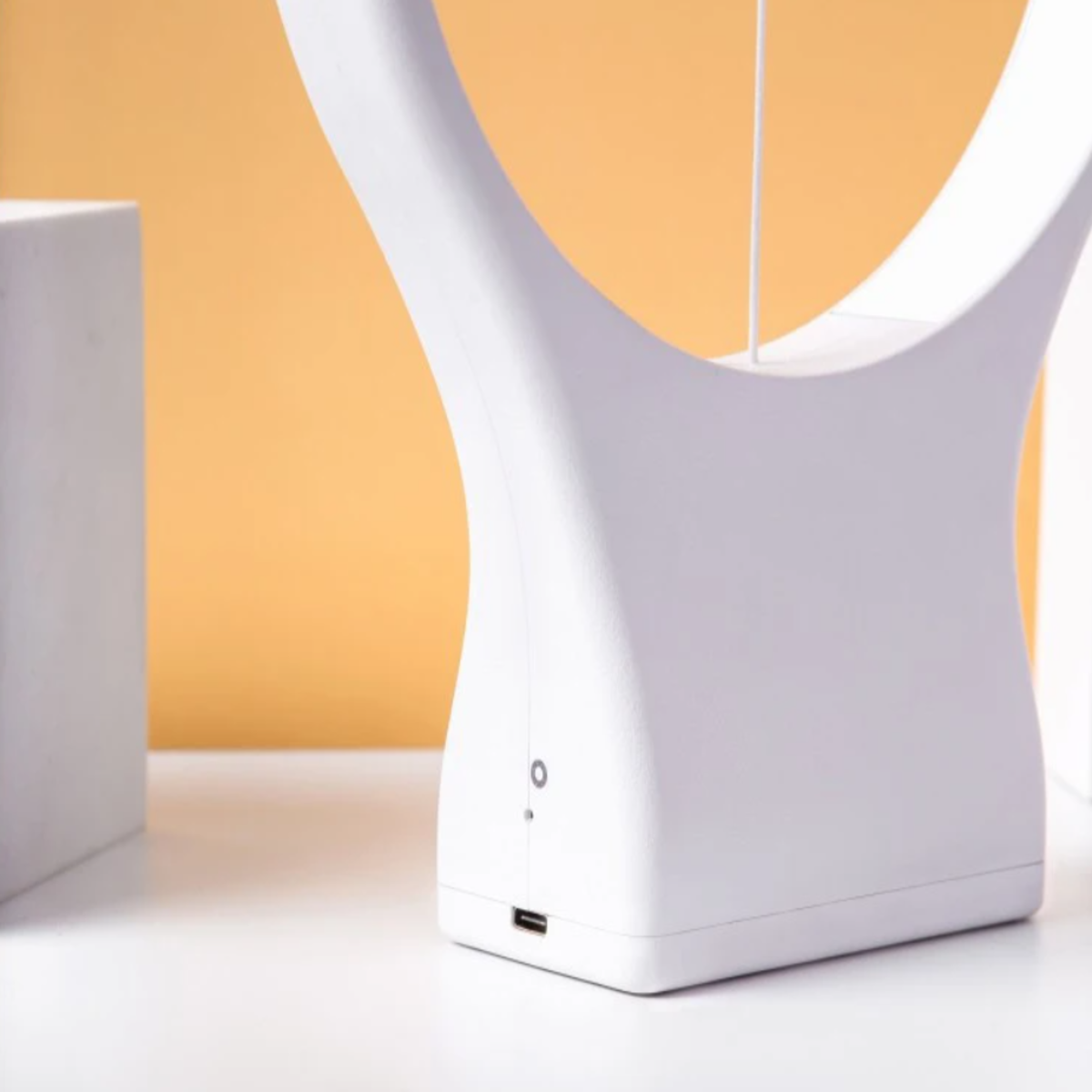 LÁMPARA MAGNÉTICA OVALADA MODELO PÉNDULO BLANCO - 4