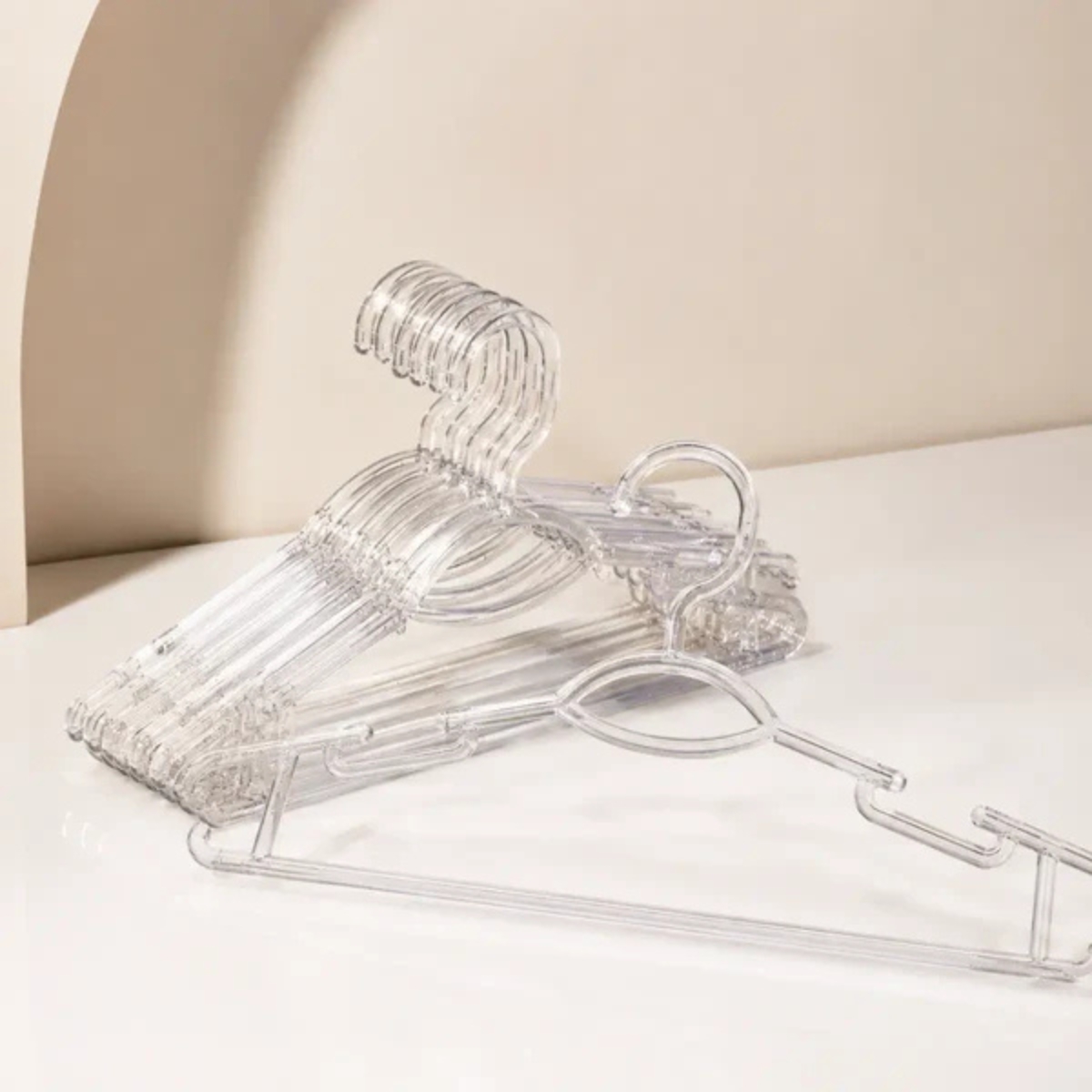 SET DE 5 COLGADORES DE ROPA TRANSPARENTES HANGER - 6