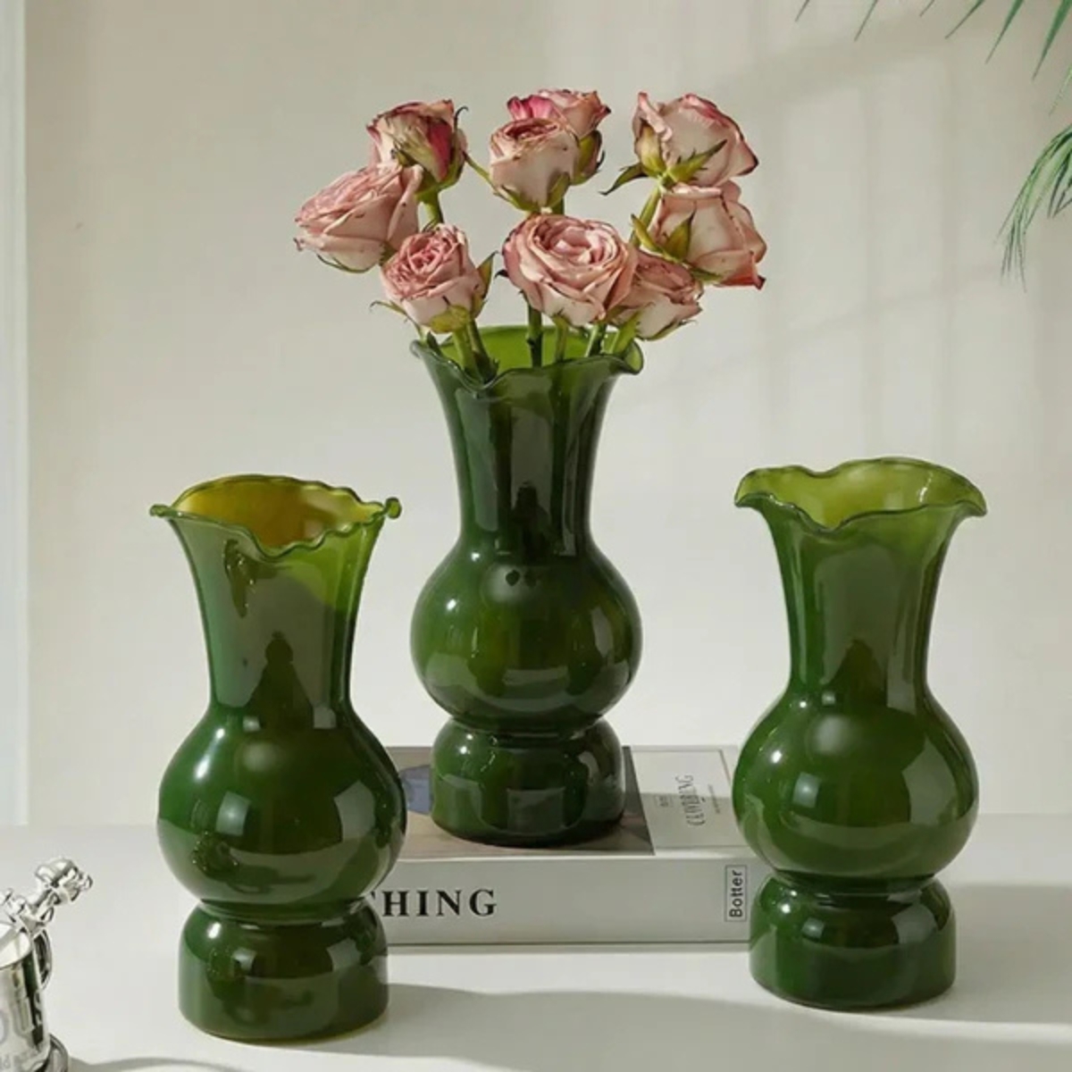 FLORERO DECORATIVO CON BORDE ONDULADO VERDE - 4