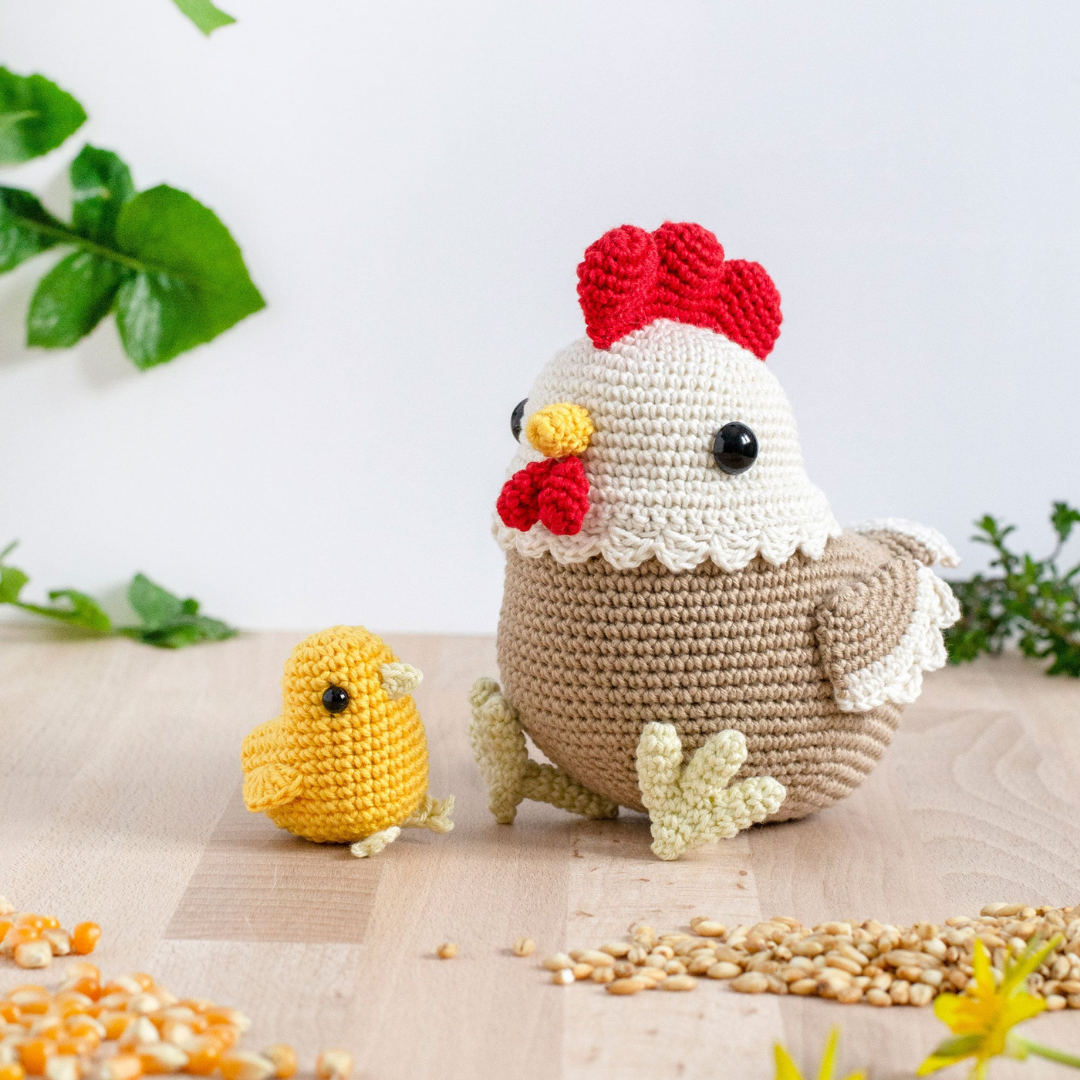 MUÑECO DE APEGO EL CONEJO Y LA LUNA FLORA LA GALLINA Y POLLITO 100% HILO DE ALGODÓN - 2