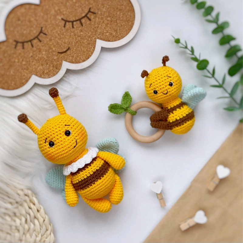 SONAJERO + MUÑECO DE APEGO EL CONEJO Y LA LUNA BABY BEE - 2