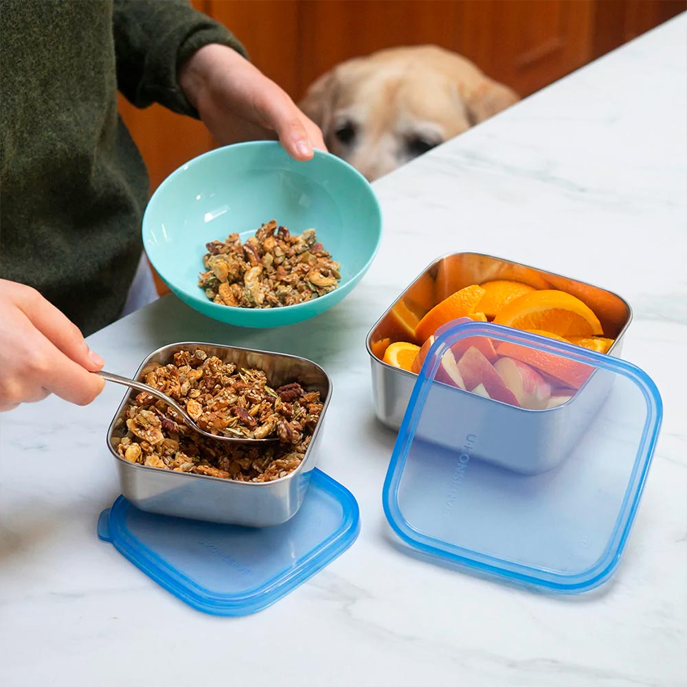 CONTENEDOR CUADRADO INOX TO-GO 887 ML TAPA COLOR AZUL TRANSPARENTE U-KONSERVE - 4