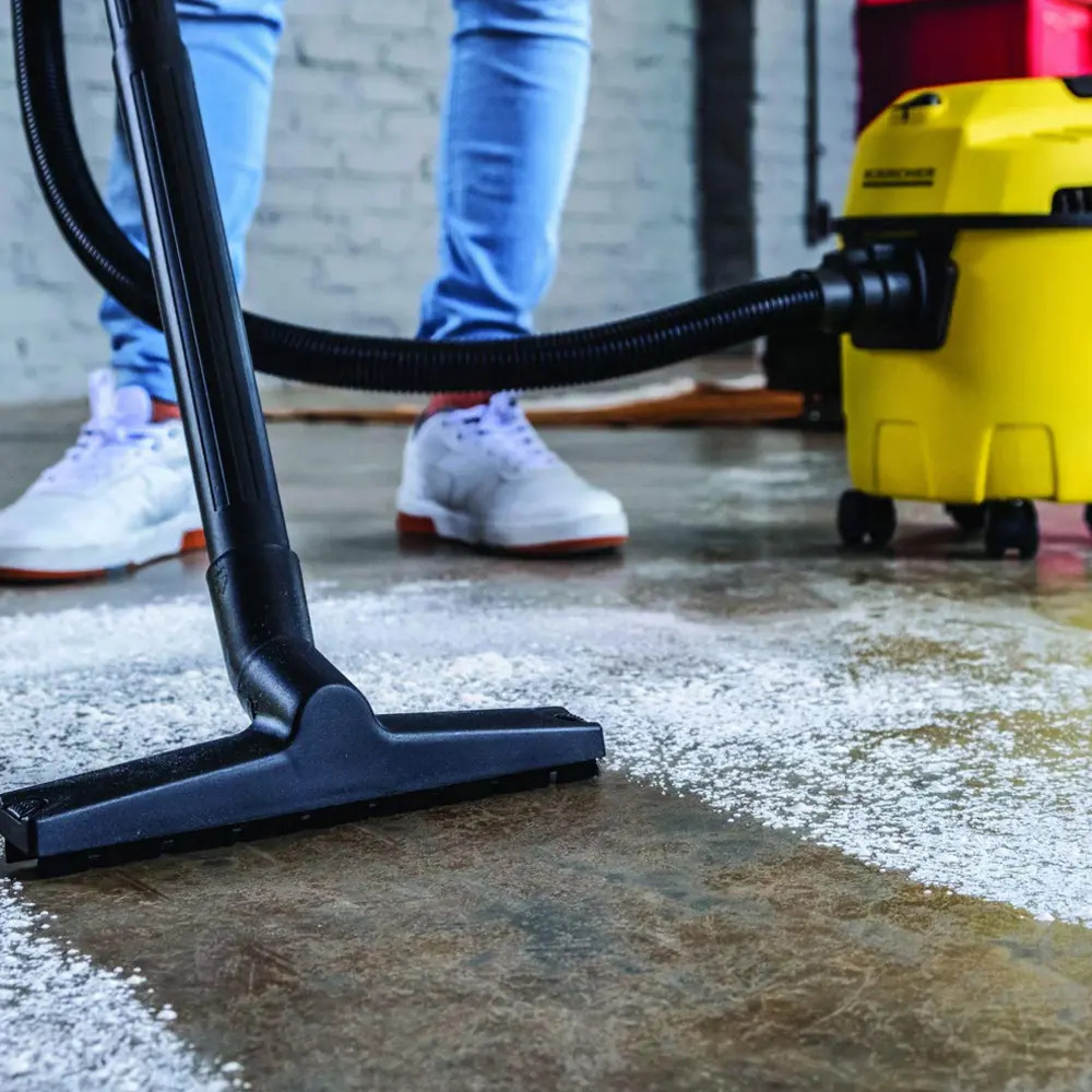 ASPIRADORA DE POLVO Y AGUA WDL1 1000W 10L KARCHER - 4