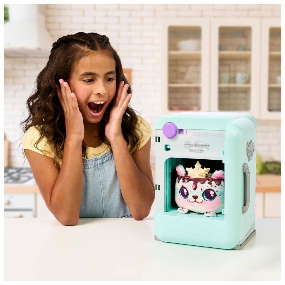 COOKEEZ MAKERY REFRIGERADORA PELUCHE INTERACTIVO SORPRESA - 2