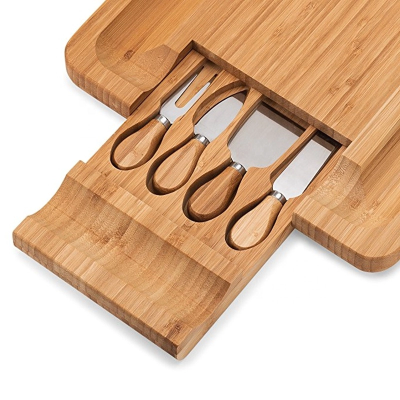 TABLA PARA QUESOS DE BAMBÚ CON CUCHILLOS DE ACERO CON MANGO DE MADERA - 2
