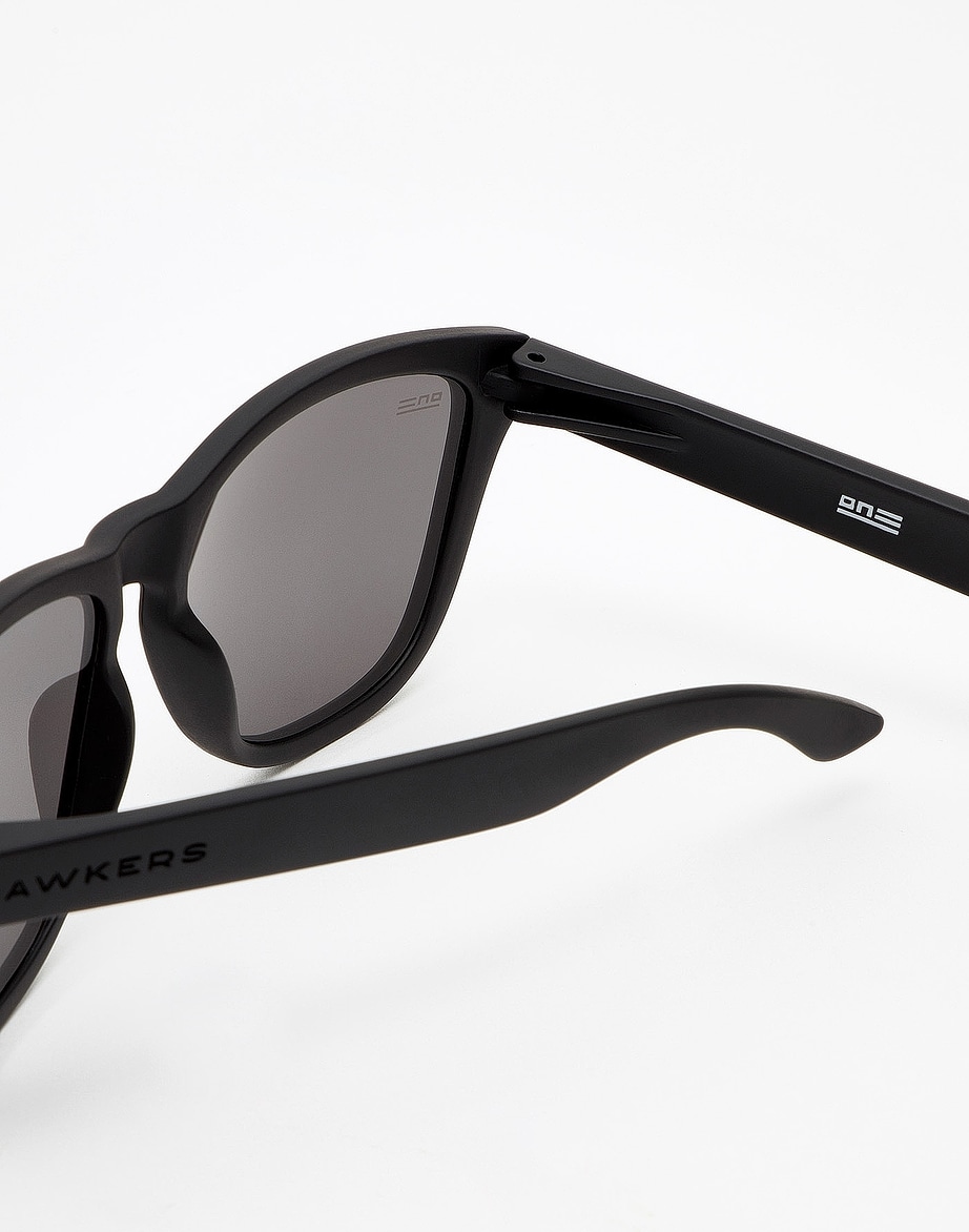 LENTES DE SOL POLARIZADO HAWKERS ONE 140014 NEGRO MATE UNISEX TALLA 54MM - NEZMUN.PE - 8