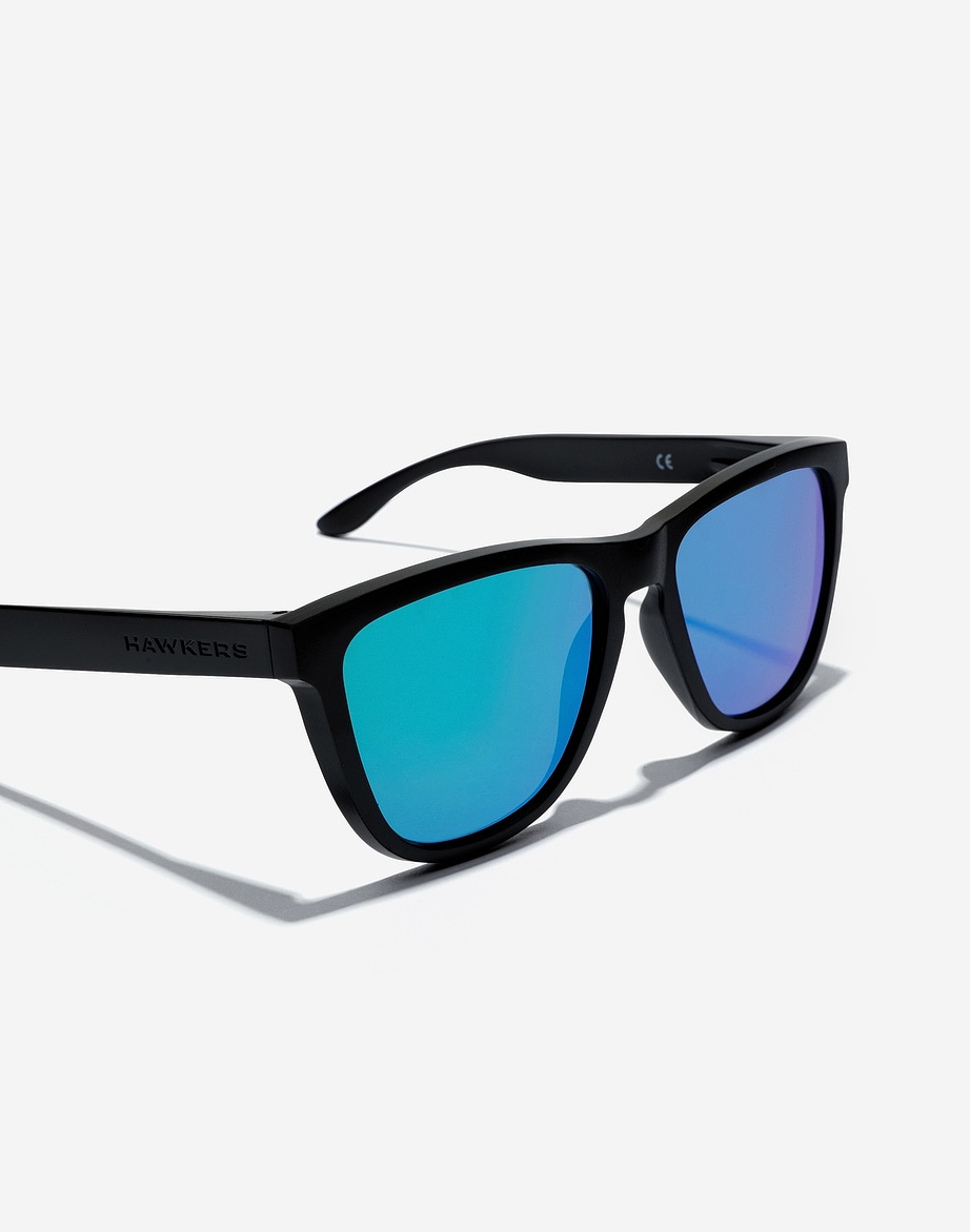 LENTES DE SOL HAWKERS ONE RAW HONR21BET0 NEGRO VERDE ESPEJADO TALLA 54MM - NEZMUN.PE - 5
