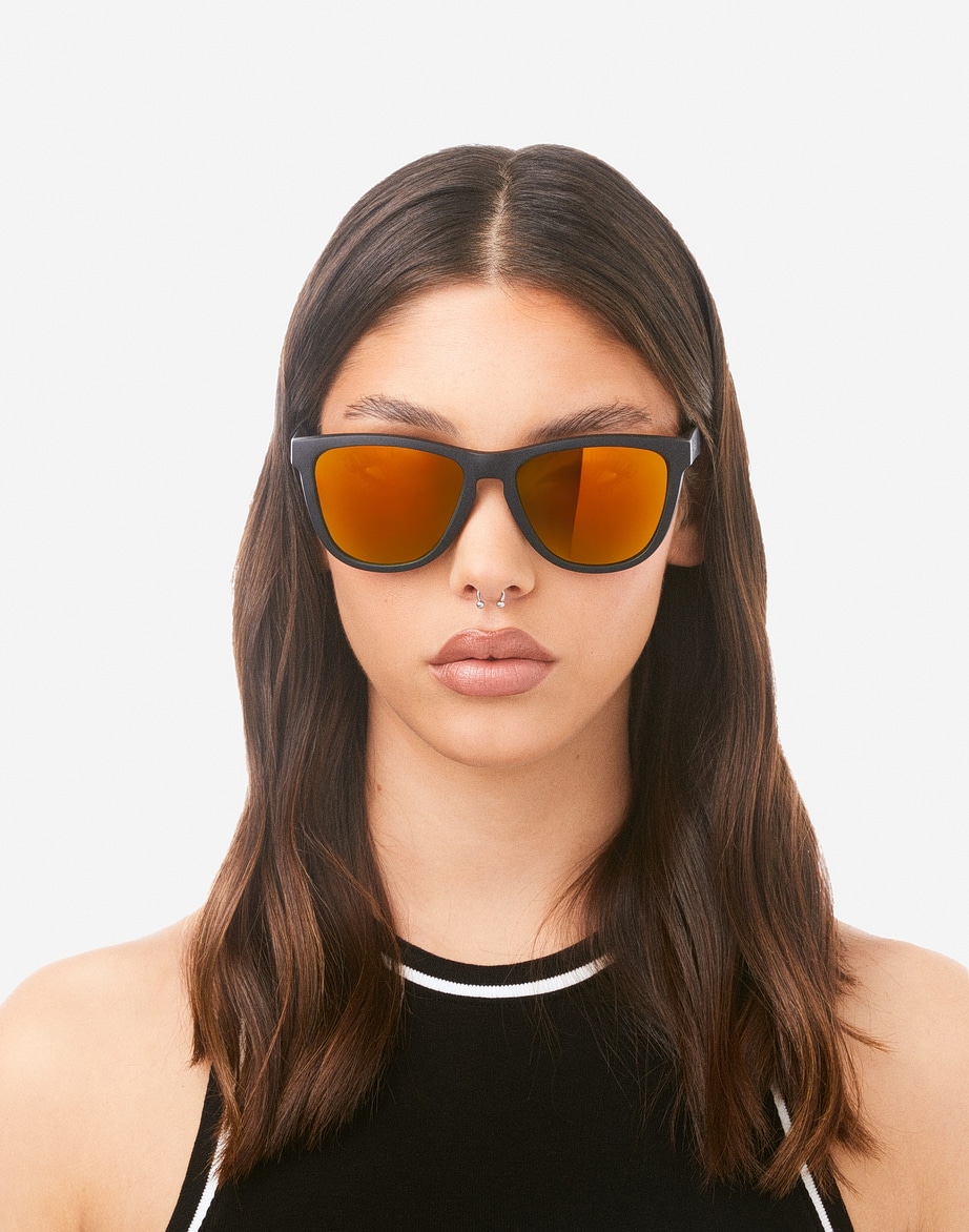 LENTES DE SOL HAWKERS ONE O18TR31 NEGRO MATE NARANJA ESPEJADO TALLA 54MM - NEZMUN.PE - 3