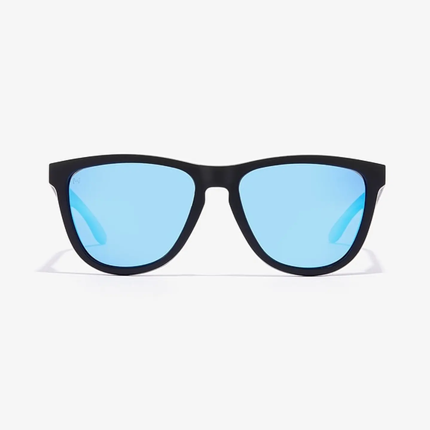 LENTES DE SOL HAWKERS ONE RAW HONR22BLT0 NEGRO CELESTE ESPEJADO TALLA 54MM - NEZMUN.PE - 4