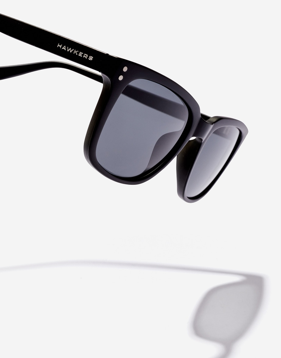 LENTES DE SOL POLARIZADO HAWKERS JACK BLACK GREY HJAC22BGTP - TALLA 51MM - NEZMUN.PE - 9