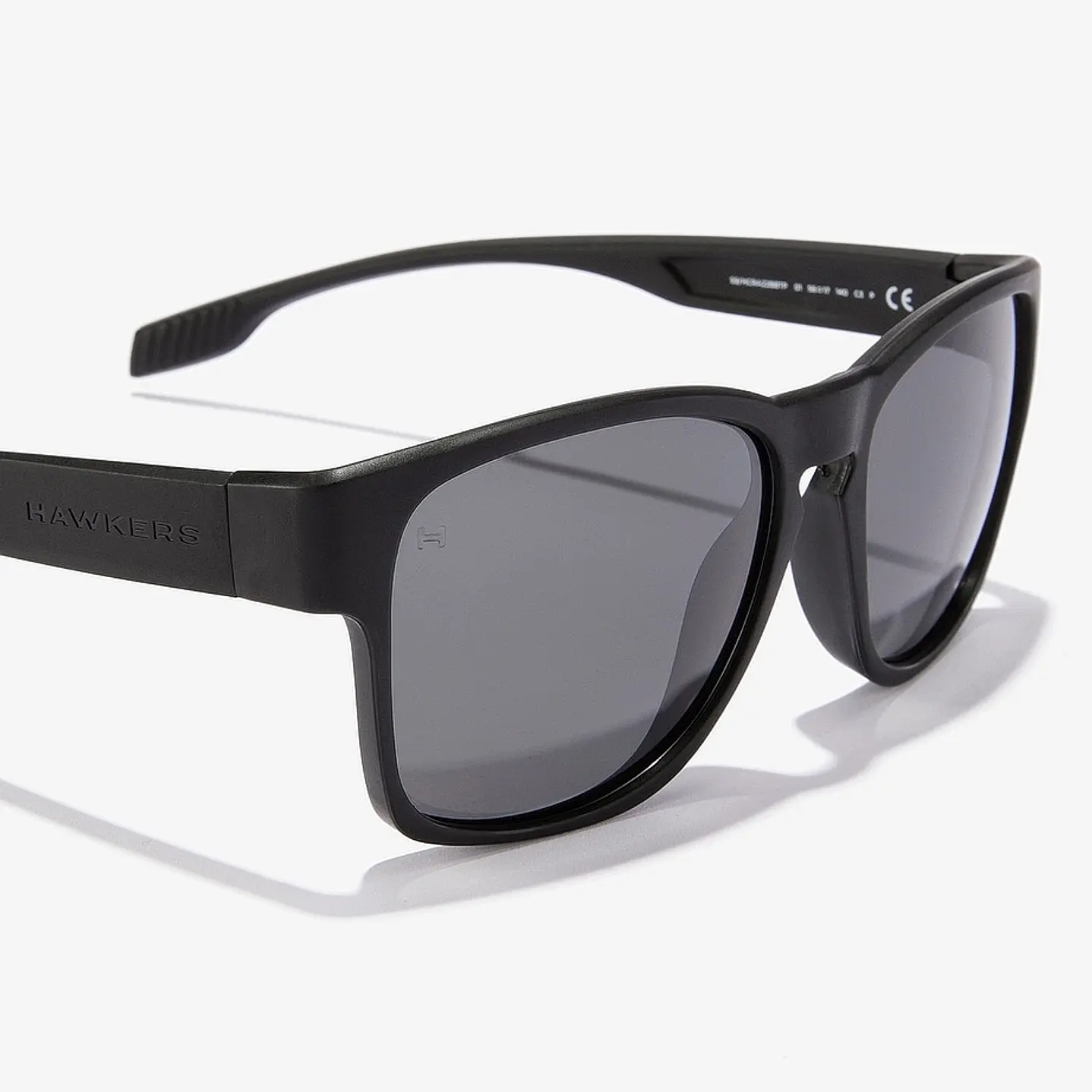 LENTES DE SOL POLARIZADO HAWKERS CORE RAW BLACK HCRA22BBTP - TALLA 56MM - NEZMUN.PE - 8
