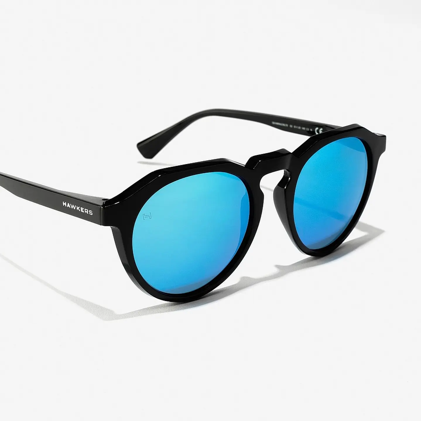LENTES DE SOL HAWKERS WARWICK RAW - BLACK CLEAR BLUE HWRA22BLT0 UNISEX - TALLA 51MM - NEZMUN.PE - 7