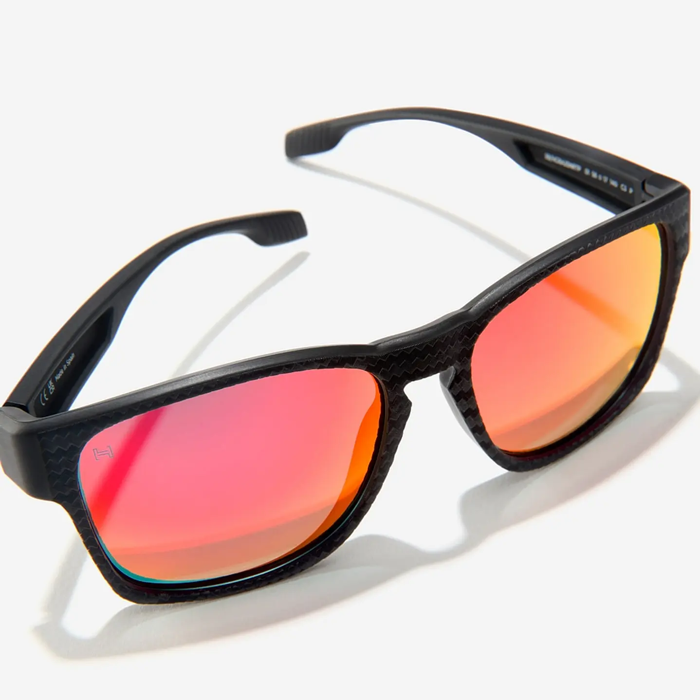 LENTES DE SOL POLARIZADO HAWKERS CORE RAW CARBON FIBER HCRA25NRTP ROJO - TALLA 56MM - NEZMUN.PE - 9