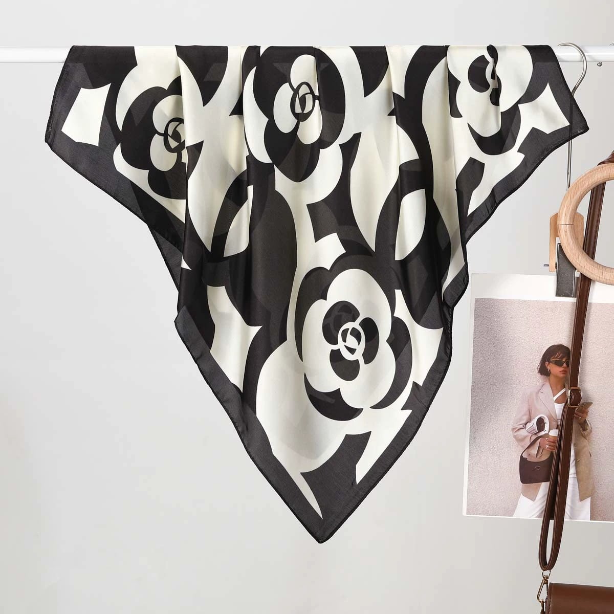 PAÑOLETA BANDANA PAÑUELO ISOLDE DE 70X70CM - 2